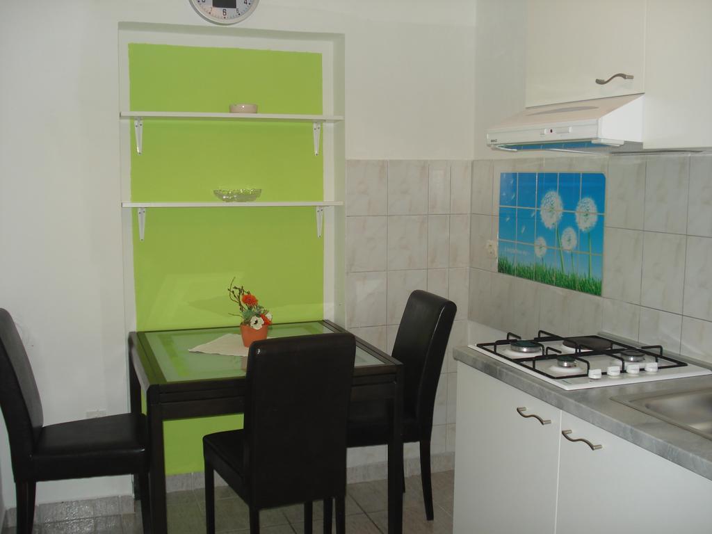 Apartments Besedic Mandre Buitenkant foto