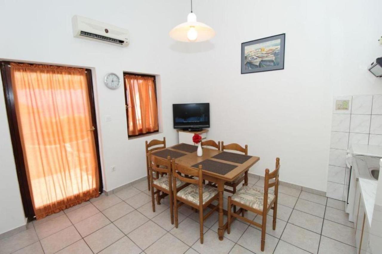 Apartments Besedic Mandre Buitenkant foto